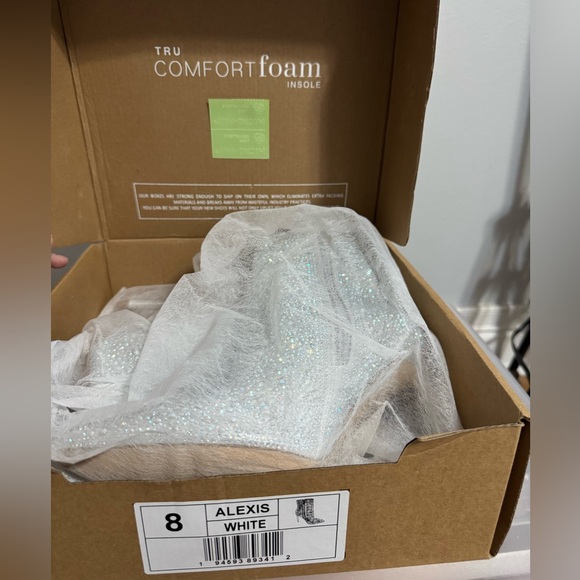 Boots - Picture 4 of 4